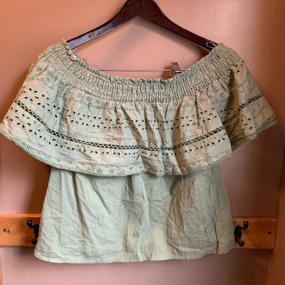 Sophia Vergara Off The Shoulder Top